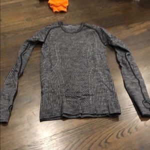 Long sleeve size 4 black and gray